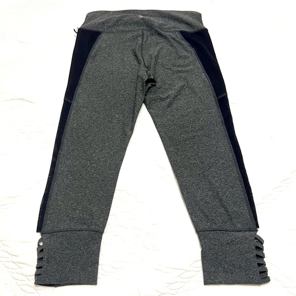 NWT 90 DEGREE BY REFLEX HI RISE GREY CAPRI LEGGINGS with MESH & RUBBER INSERTS - Picture 3 of 9